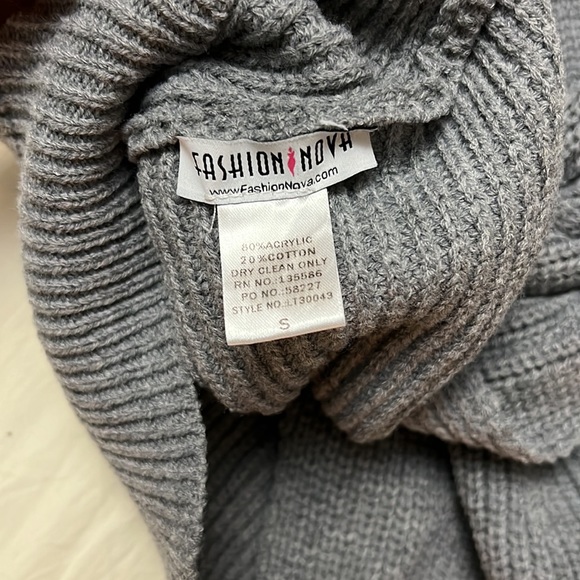 Fashion Nova Reversible Grey Bow Knot Sweater - Picture 3 of 8